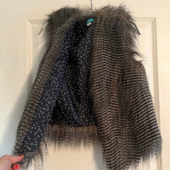 Buttons Jackets & Blazers - Francesca's Faux Furry Vest
